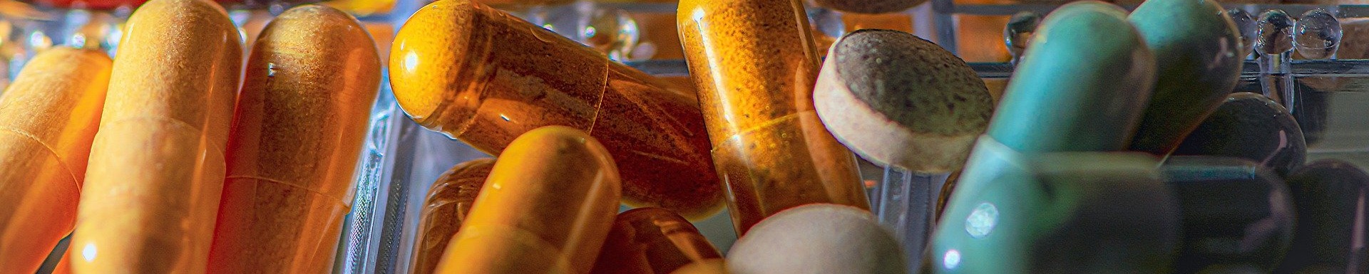 A gyógyszergyártókat és a biztosítókat érintő extraprofitadó-módosítások 2022 december végén